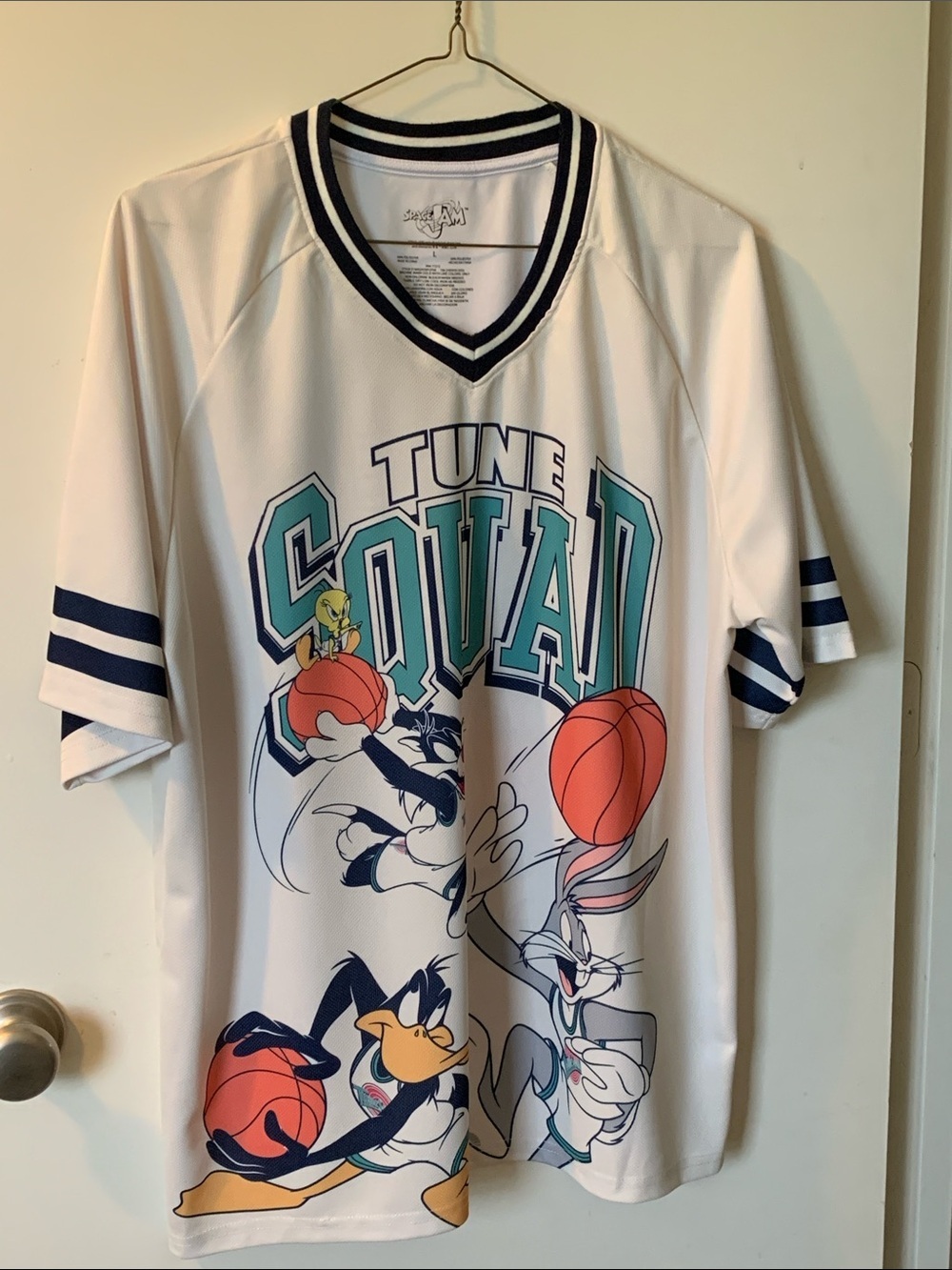 Vintage Men’s Space Jam Looney Tunes jersey